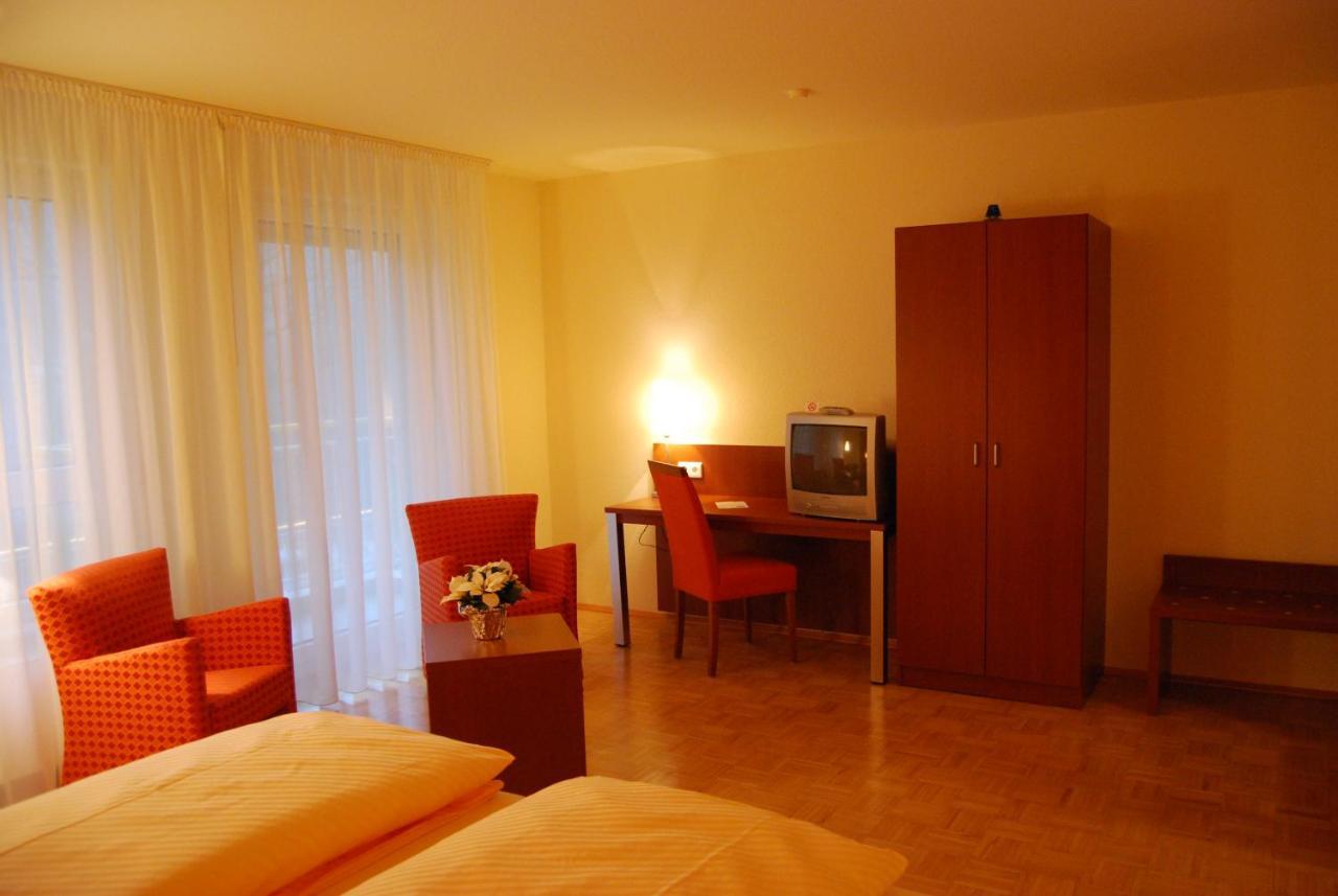 Hotel & Residenz Am Kurpark Schlangenbad Esterno foto