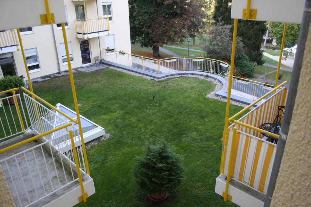 Hotel & Residenz Am Kurpark Schlangenbad Esterno foto